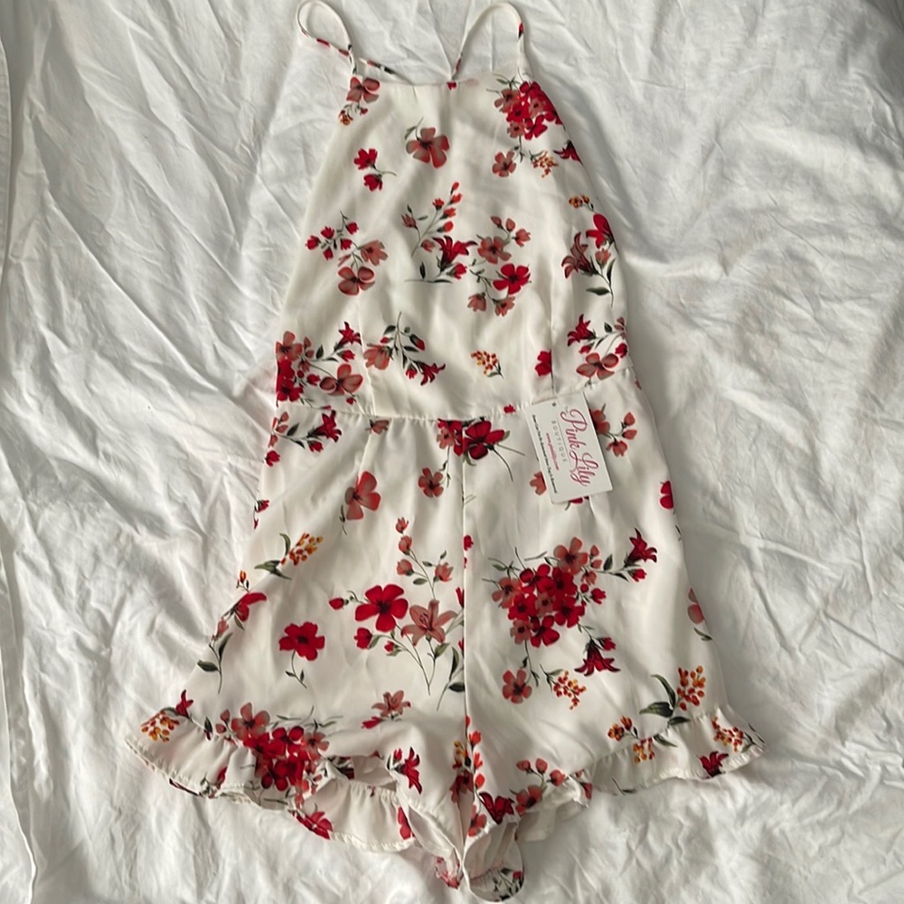 Floral romper NWT